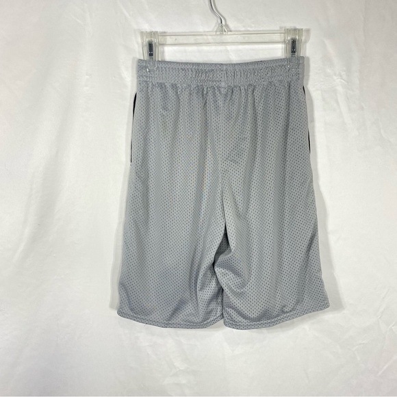 Athletic Works Kids Gray Mesh Athletic Basketball Shorts - Picture 3 of 7